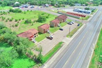 Plus de détails pour 303-511 E Reagan Rd, Beeville, TX - Multi-résidentiel à vendre
