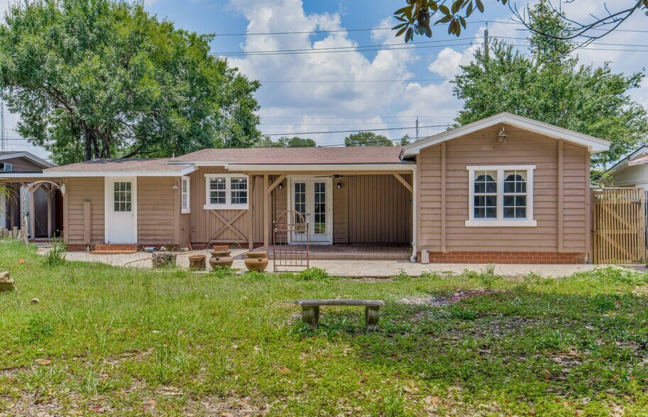 815 Beverly Pky, Pensacola, FL à louer - Photo du bâtiment - Image 2 de 6