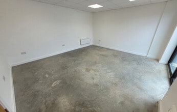 UPPER CALDECOTE, Biggleswade for lease Interior Photo- Image 1 of 3