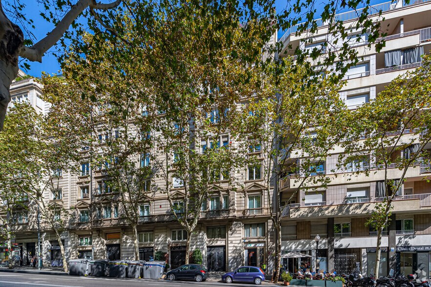 Carrer de Balmes, 452-454, Barcelone, Barcelona à louer - Photo du bâtiment - Image 2 de 4