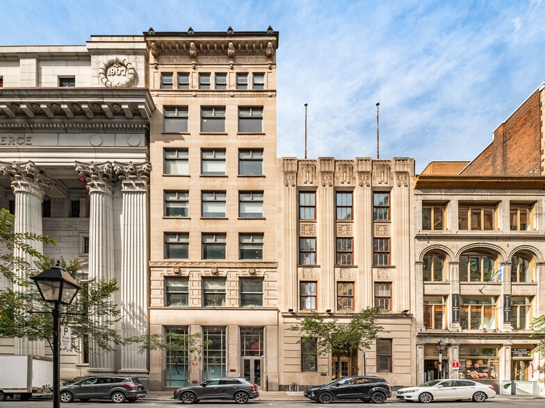 261 Rue Saint-Jacques, Montréal, QC à louer - Photo du bâtiment - Image 1 de 21