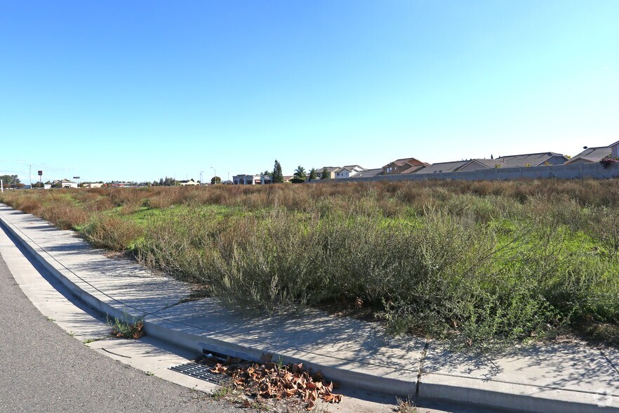 3037 Bell Dr, Atwater, CA à vendre - Photo du bâtiment - Image 3 de 4