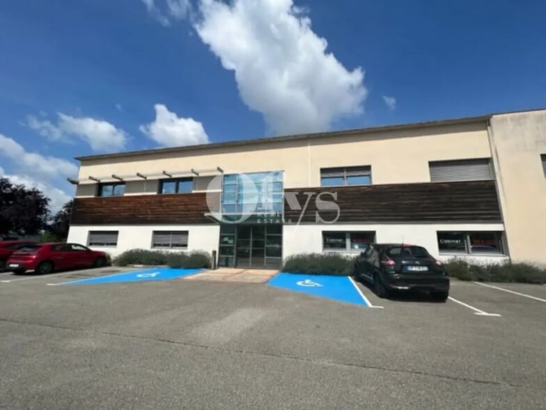 Office in Bourg-en-Bresse for lease - Building Photo - Image 1 of 17