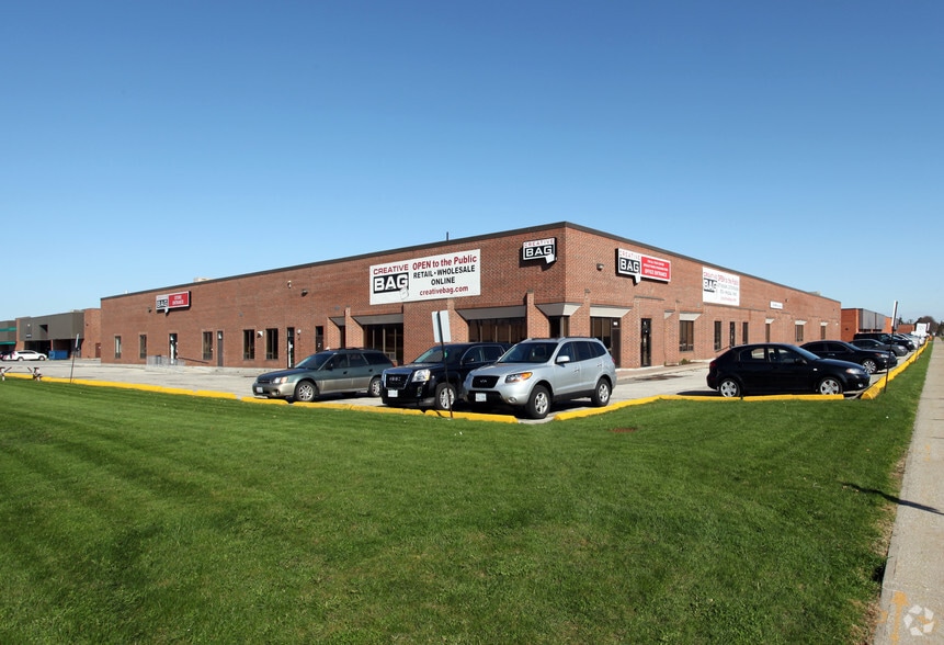 1100 Lodestar Rd, Toronto, ON à louer - Photo principale - Image 1 de 2