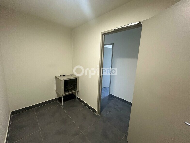 Office in Avignon for sale - Building Photo - Image 3 of 10
