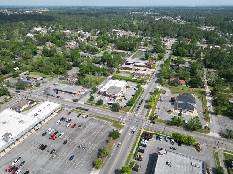 111 E 8th St, Tifton, GA à vendre - Photo du bâtiment - Image 2 de 7