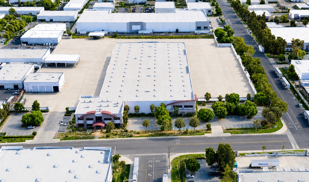 1090 E Belmont St, Ontario, CA for lease - Building Photo - Image 1 of 4