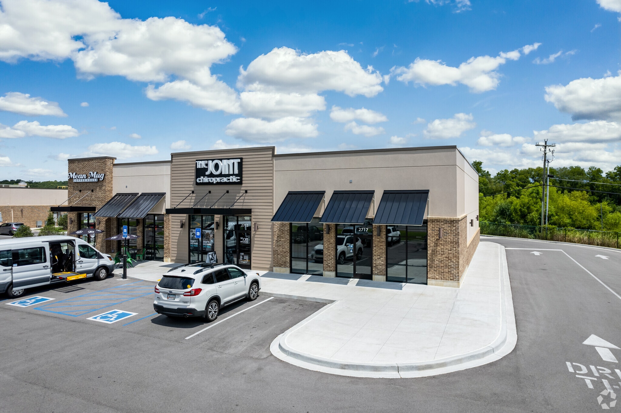 SHOPS AT BATTLEFIELD PARKWAY portefeuille de 2 propriétés à vendre sur LoopNet.ca Photo principale- Image 1 de 3