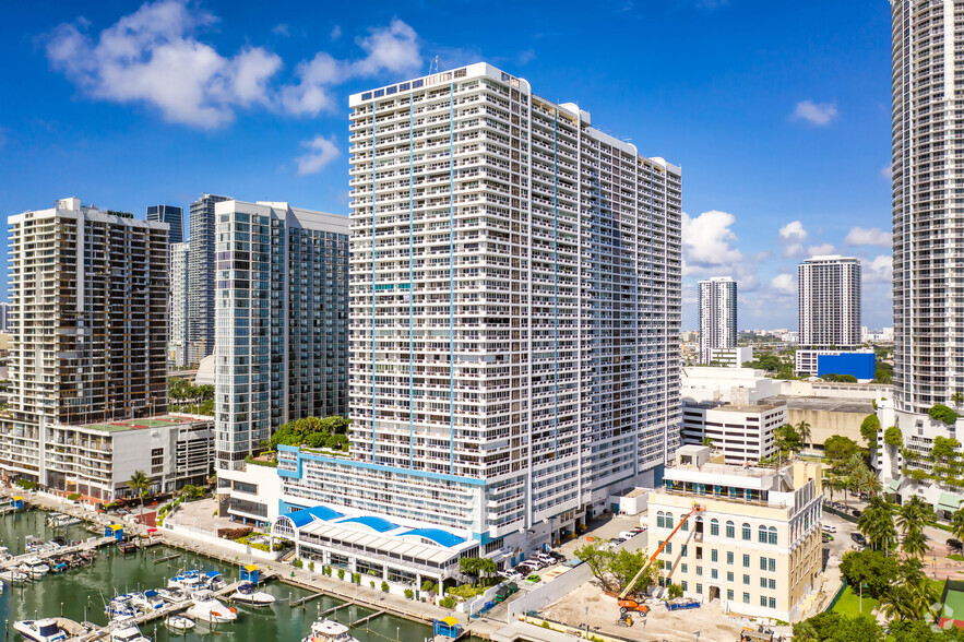 1717 N Bayshore Dr, Miami, FL à vendre - Photo principale - Image 1 de 1