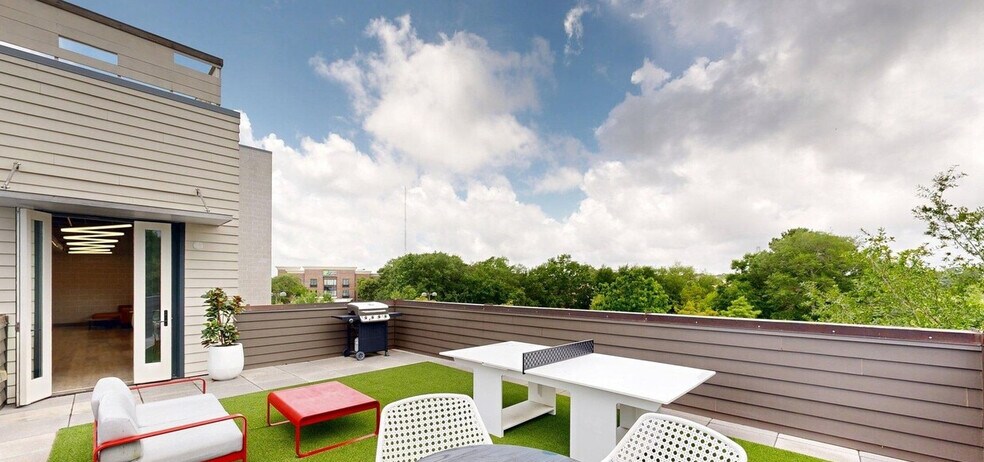 320 Wingo Way, Mount Pleasant, SC à louer - Photo du bâtiment - Image 3 de 30