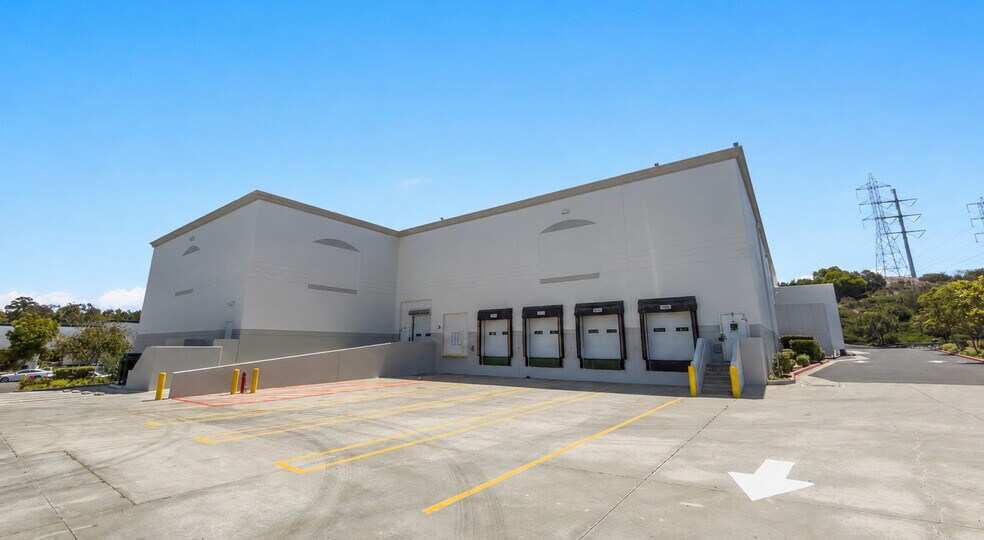 1330 Calle Avanzado, San Clemente, CA for lease - Building Photo - Image 3 of 14