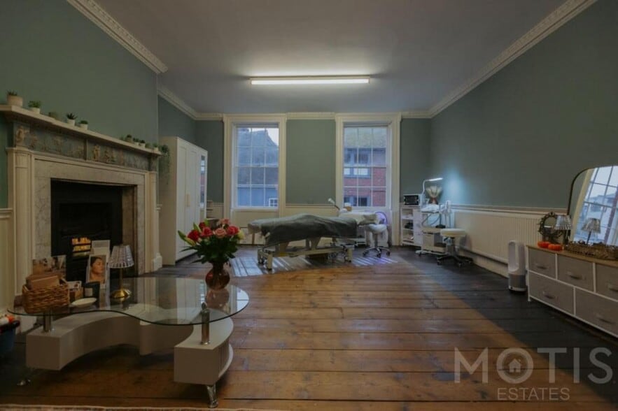 86 High St, Hythe for lease - Building Photo - Image 1 of 6