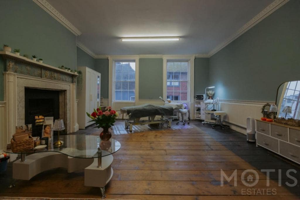 86 High St, Hythe for lease Building Photo- Image 1 of 7