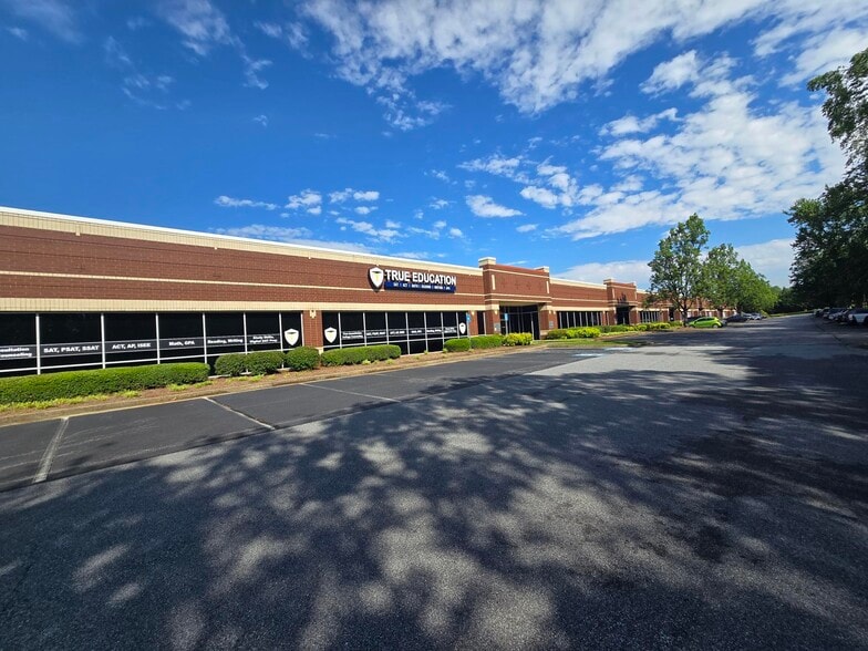 10700 Abbotts Bridge Rd, Johns Creek, GA for lease - Building Photo - Image 2 of 37