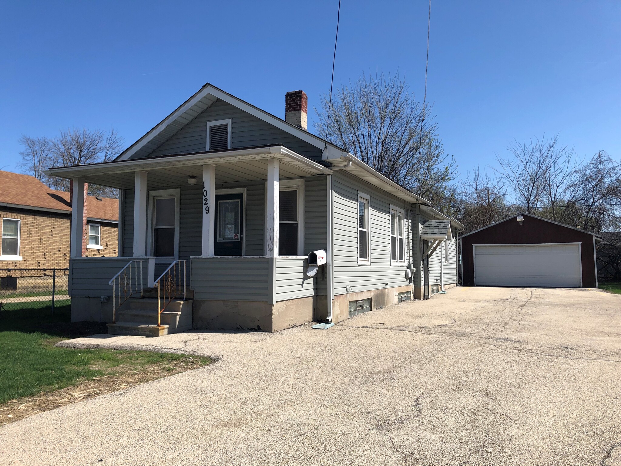 1029 E New York St, Aurora, IL à vendre Photo du bâtiment- Image 1 de 1