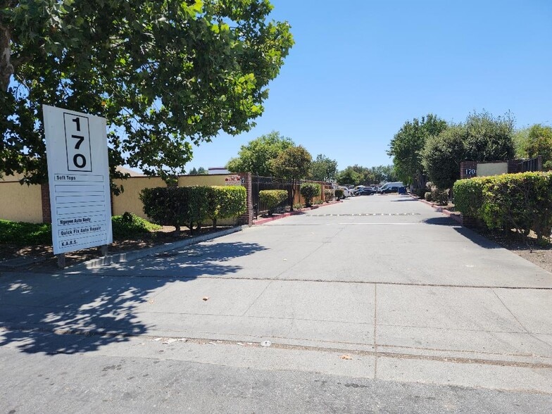 170 Umbarger Rd, San Jose, CA for lease - Building Photo - Image 1 of 1