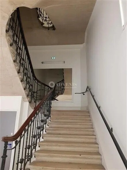 Office in Nancy for lease - Lobby - Image 2 of 8