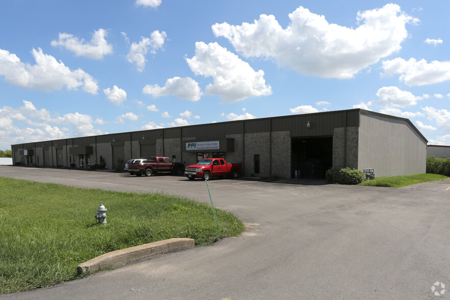 1000-1008 N Commercial Blvd, Arlington, TX for lease - Building Photo - Image 3 of 6