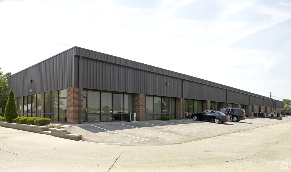18118 Chesterfield Airport Rd, Chesterfield, MO à louer - Photo du bâtiment - Image 2 de 5