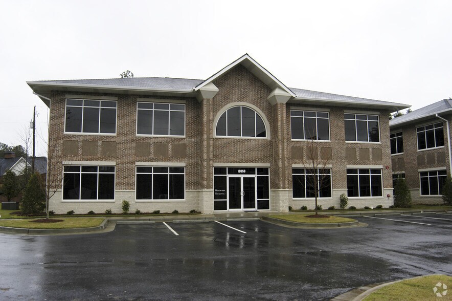 10050 Medlock Bridge Rd, Johns Creek, GA à louer - Photo principale - Image 1 de 14