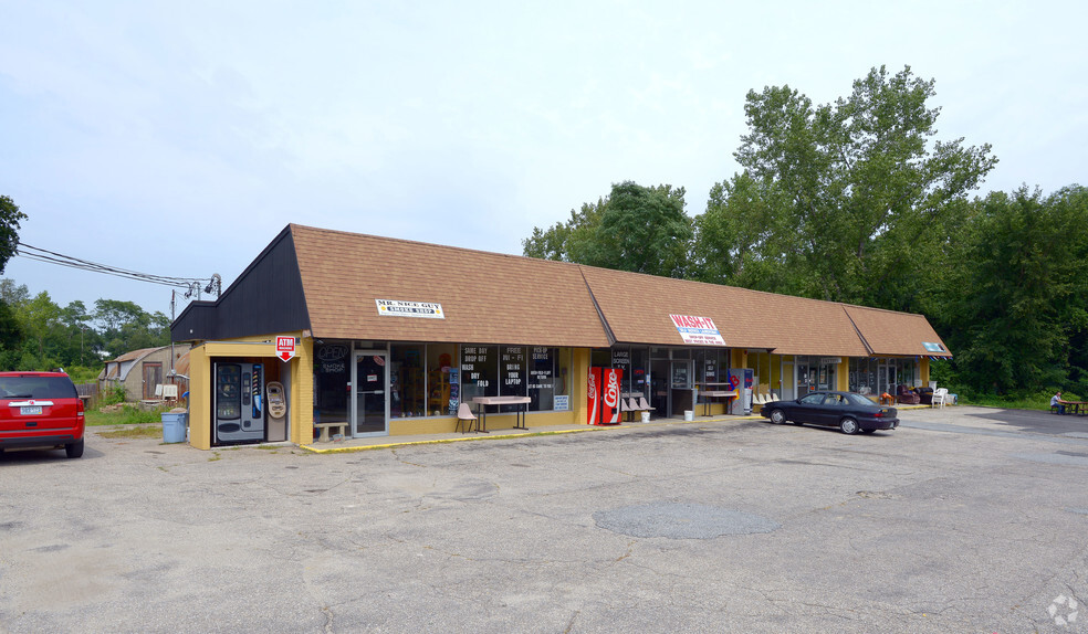 249-263 Hill Rd, Burrillville, RI for sale - Primary Photo - Image 1 of 1