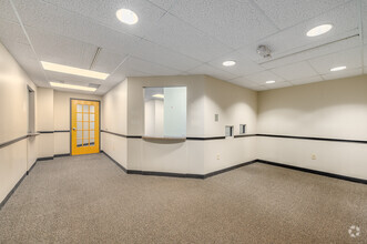 6789 Ridge Rd, Parma, OH for lease Interior Photo- Image 1 of 4