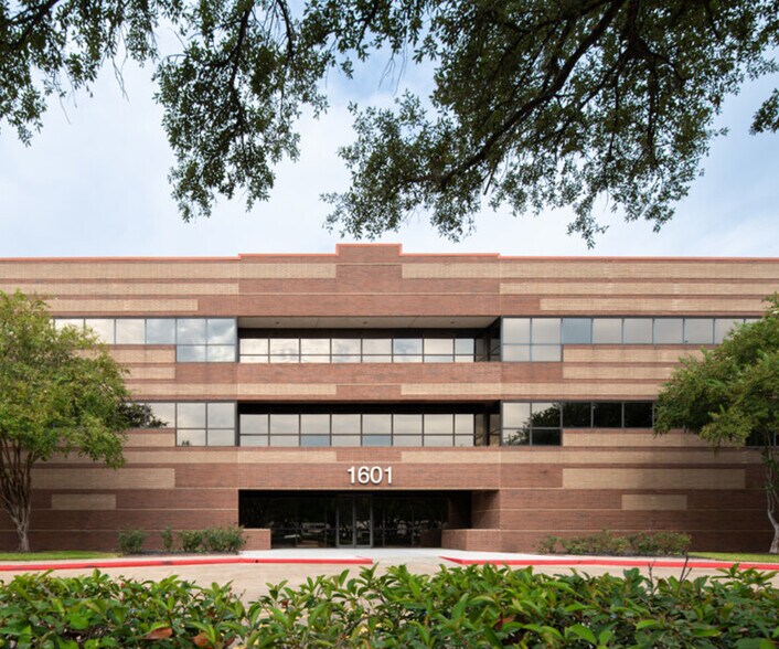 1601 Industrial Blvd, Sugar Land, TX à louer - Photo du bâtiment - Image 1 de 6