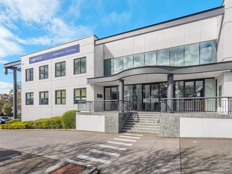 38 Brookhollow Ave, Norwest à louer - Photo du bâtiment - Image 3 de 6
