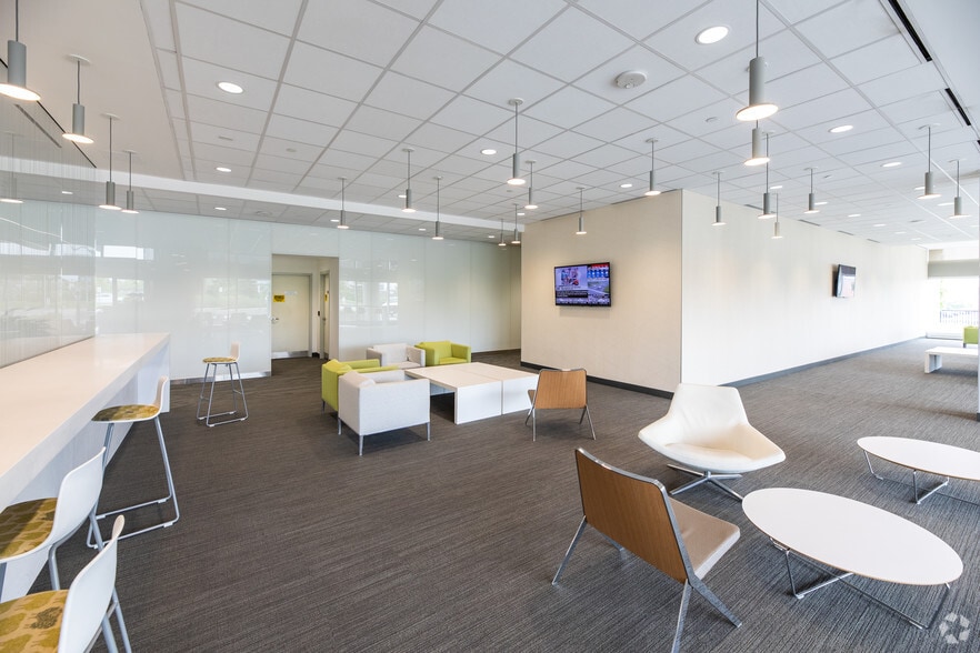 4701 Tahoe Blvd, Mississauga, ON for sale - Building Photo - Image 1 of 1