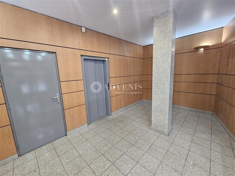 Office in Pantin for lease - Lobby - Image 3 of 6