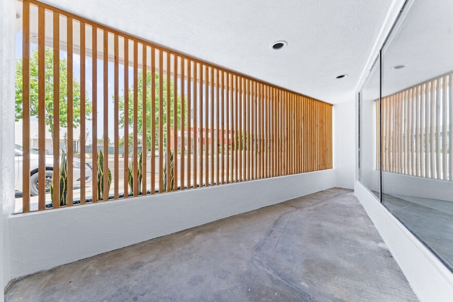 2033 Harbor Blvd, Costa Mesa, CA for lease - Building Photo - Image 2 of 4