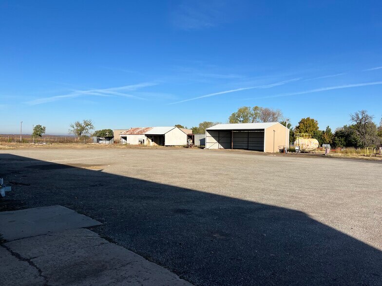 601 Truck Byp, Drumright, OK for lease - Building Photo - Image 3 of 8