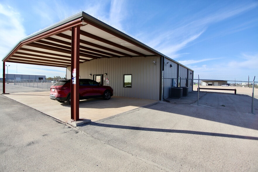 6308 S County Road 1270, Midland, TX à vendre - Photo principale - Image 1 de 44