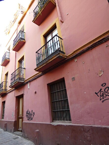 Immeuble residentiel dans Granada à vendre - Photo du bâtiment - Image 2 de 38