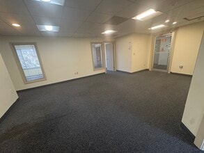 440 Totten Pond Rd, Waltham, MA for lease Building Photo- Image 2 of 3