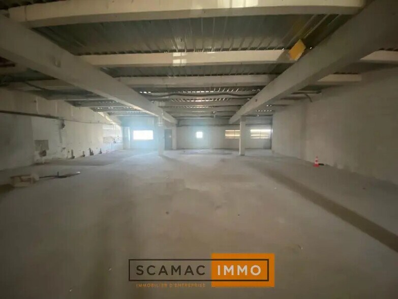 Retail in Vitrolles for lease - Interior Photo - Image 3 of 5