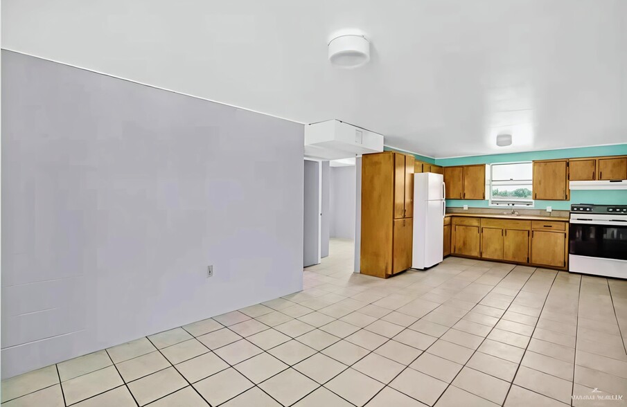 121 N Bethel St, Roma, TX for sale - Interior Photo - Image 3 of 6