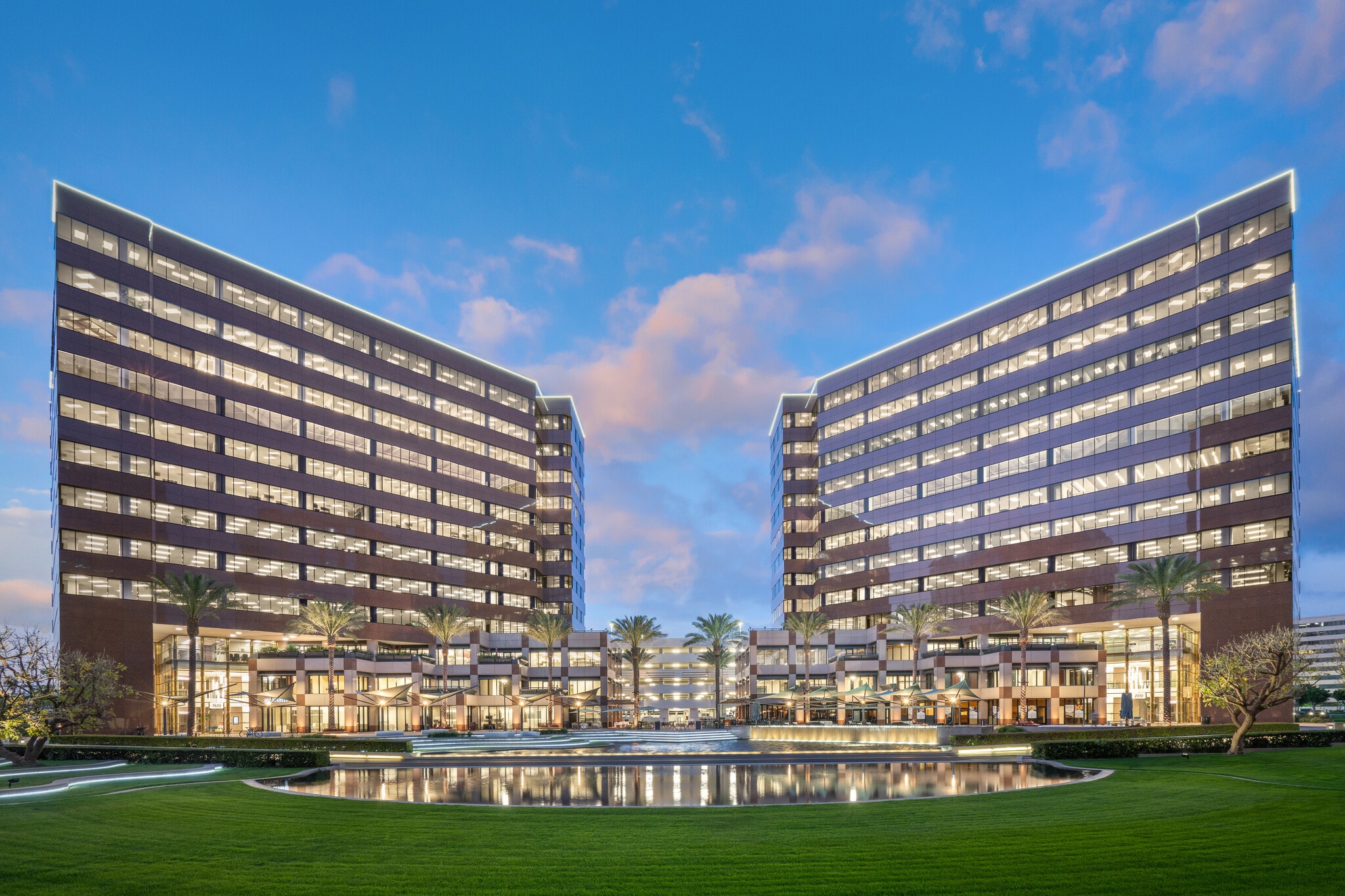2010 Main St, Irvine, CA à louer Photo principale- Image 1 de 23