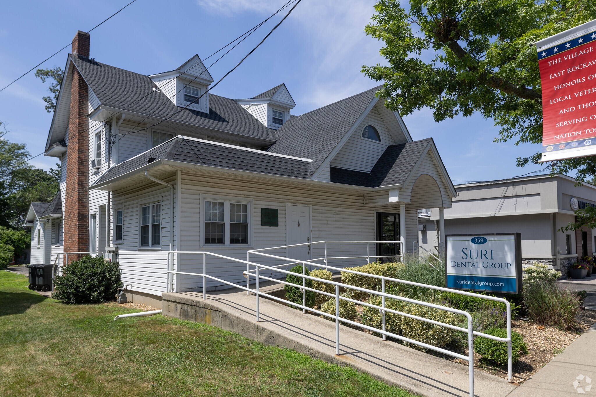 359 Atlantic Ave, East Rockaway, NY à louer Photo principale- Image 1 de 7