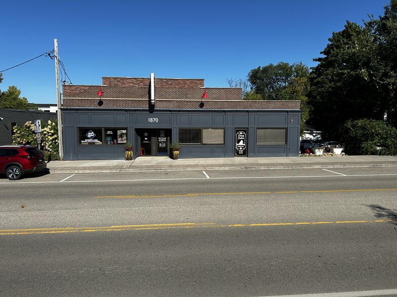 1870 Wayzata Blvd W, Long Lake, MN for lease - Building Photo - Image 2 of 2