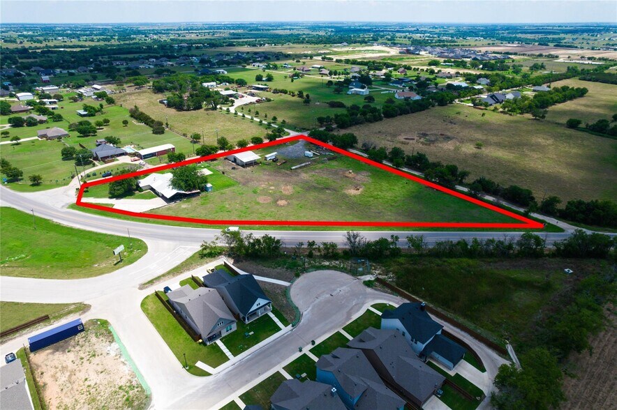 524 N Main St, Godley, TX à vendre - Photo du bâtiment - Image 3 de 5