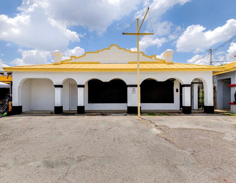 2518 Culebra Rd, San Antonio, TX à vendre - Photo du bâtiment - Image 1 de 25