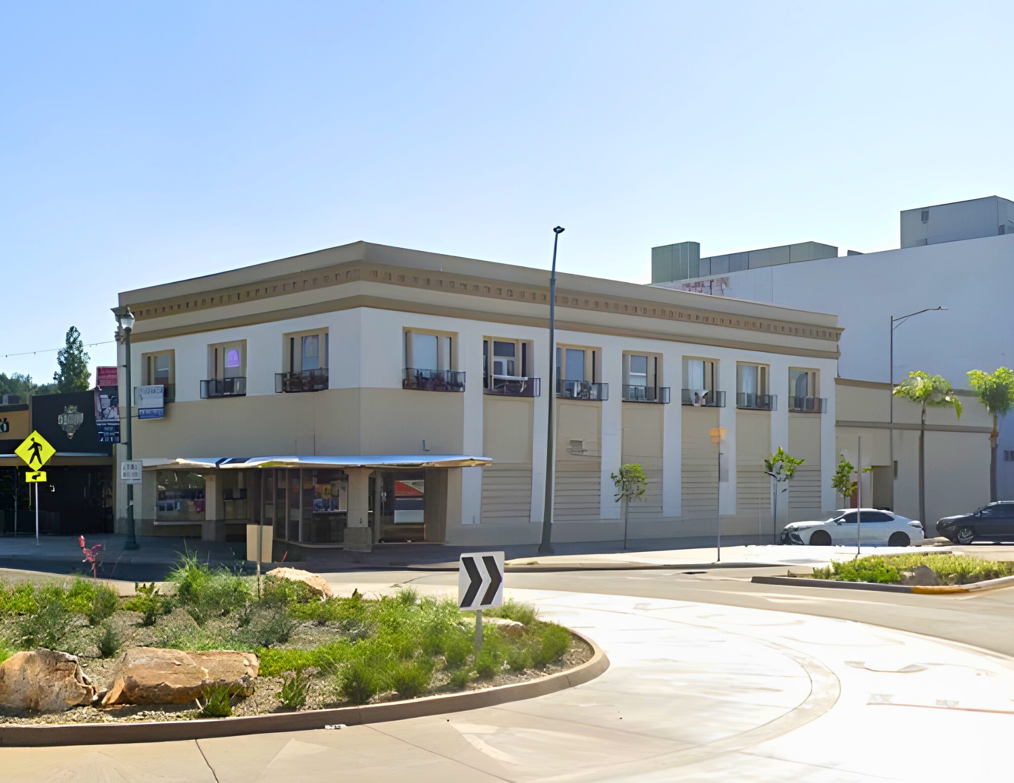 101 E Grand Ave, Escondido, CA à louer Photo du bâtiment- Image 1 de 12