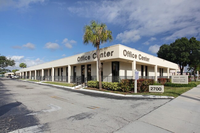 Plus de détails pour 2700-2750 N 29th Ave, Hollywood, FL - Bureau à louer