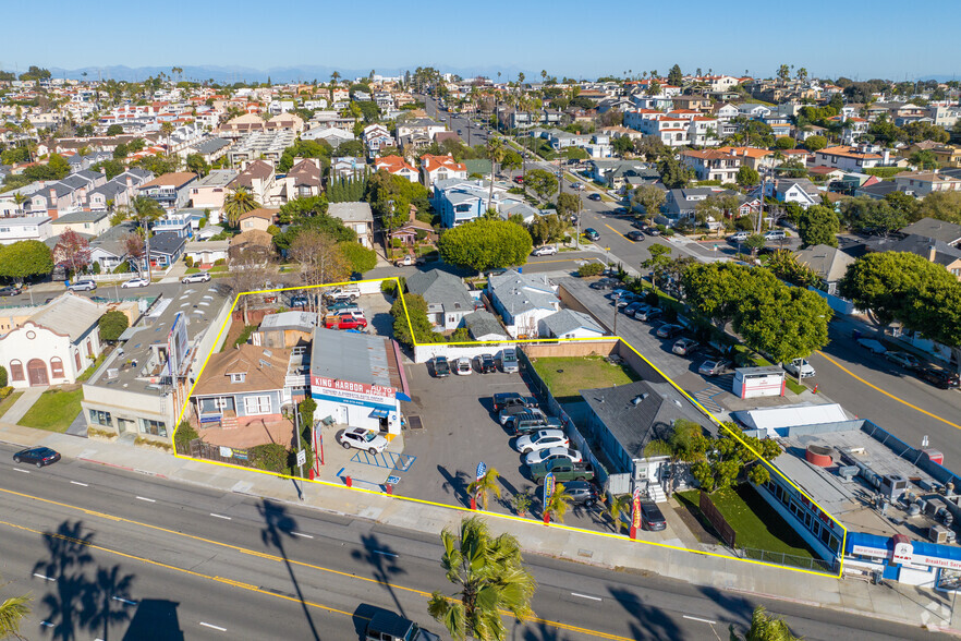 402-408 N Pacific Coast Hwy, Redondo Beach, CA à vendre - Photo du bâtiment - Image 1 de 1