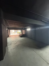 Retail in Barcelona, Barcelona for lease Interior Photo- Image 2 of 16