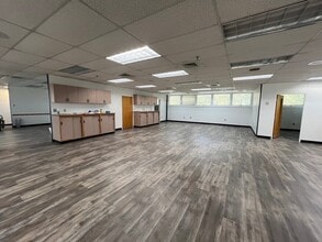 446-450 Union Blvd, Allentown, PA for lease Interior Photo- Image 2 of 6