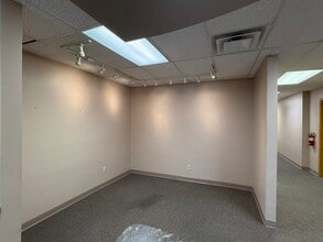 2312 S Meridian St, Wichita, KS for lease Interior Photo- Image 1 of 12