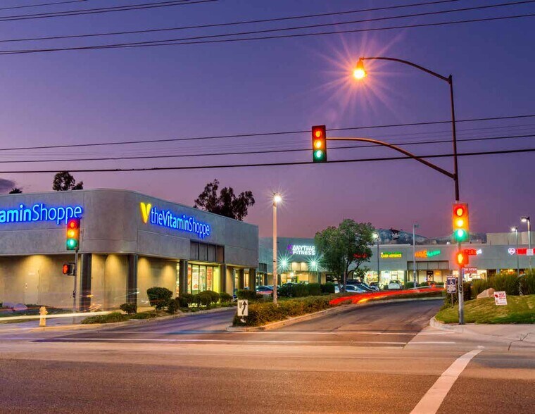 2941 Cochran St, Simi Valley, CA for lease - Building Photo - Image 1 of 12