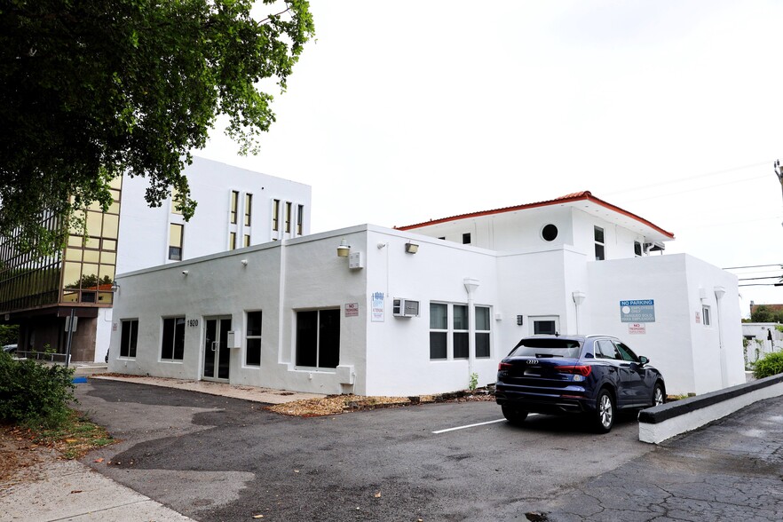 1920 SW 22nd St, Miami, FL for lease - Building Photo - Image 1 of 2